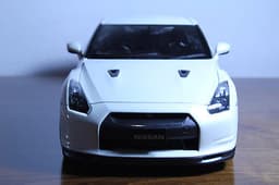 1:18 Nissan GT-R SpecV R35 (White) AUTOart - Rare
