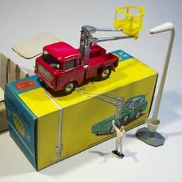 Hydraulic Tower Wagon With Lamp Standard by Corgi