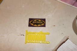 BATMOBILE #267 ...CORGI TOYS 1968... ALL ORIGINAL WITH BATMAN BADGE !!!