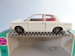 BMW 2002 White ~ 1/43 Marklin