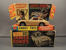 CNY* Corgi 261 James Bond 007 Aston Martin DB5 excellent condition in good box