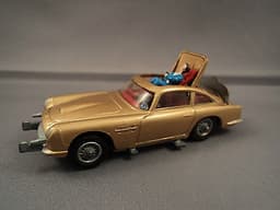 CNY* Corgi 261 James Bond 007 Aston Martin DB5 excellent condition in good box