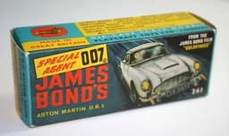 Corgi 261 - 007 James Bond Aston Martin DB5 - mint in original box