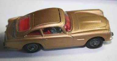 Corgi 261 - 007 James Bond Aston Martin DB5 - mint in original box