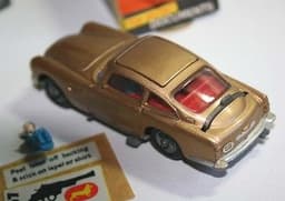 Corgi 261 - 007 James Bond Aston Martin DB5 - mint in original box