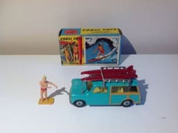 Corgi 485 Surfing B.M.C. Mini Countryman w/fig Boards BOXED
