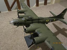 Corgi B17 Flying Fortress Aviation Archive Memphis Belle 75 Anniversary US33315