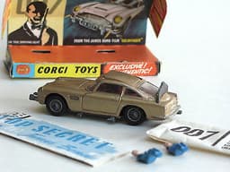Corgi JAMES BOND DB5 no.261 superb, original from 1965 in box; all unrestored.