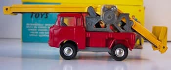 Working Farm Conveyor On Forward Control Jeep FC-150 by Corgi Toys