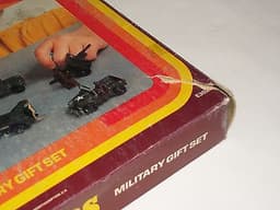 CORGI JUNIORS E3029 - MILITARY GIFT SET - COMPLETE & BOXED