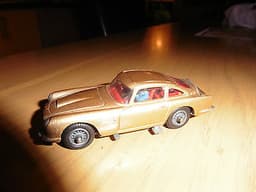 Corgi No 261 James Bond Aston Martin DB5 Gold (Original 1965) Boxed stunning!