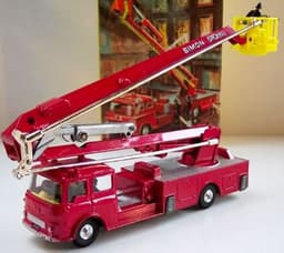 Simon Snorkel Fire Engine by Corgi Toys