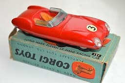 Corgi Toys 151 Lotus Mark 11 Le Mans Racing Car in Red (Rare Blue Screen)