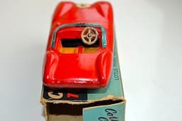 Corgi Toys 151 Lotus Mark 11 Le Mans Racing Car in Red (Rare Blue Screen)