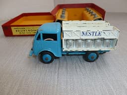 DINKY FRENCH 25-0 CAMION LAITIER ALL ORIGINAL WITH BOX V/G