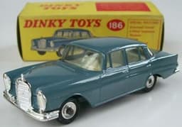 Mercedes Benz 220 SE Saloon by Dinky Toys