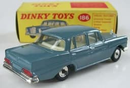 Mercedes Benz 220 SE Saloon by Dinky Toys