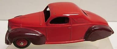 Dinky Toys, 39cu Lincoln Zephyr Coupe U.S issue (1)