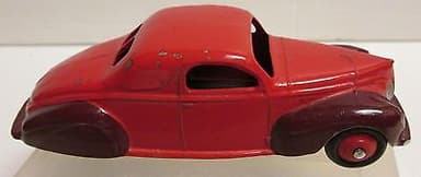 Dinky Toys, 39cu Lincoln Zephyr Coupe U.S issue (1)
