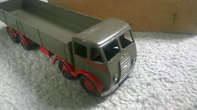 DINKY TOYS 501 FODEN 8 WHEEL DIESEL WAGON GREY/RED ORIGINAL BOXED