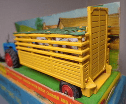 Fordson Power Major Tractor with Beast Carrier Gift Set 33 by Corgi Toys