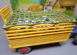 Fordson Power Major Tractor with Beast Carrier Gift Set 33 by Corgi Toys