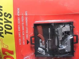 VINTAGE GILBERT GLIDROSE 16543 JAMES BOND 007 GUN CASE & M\'s DESK ~ STILL SEALED