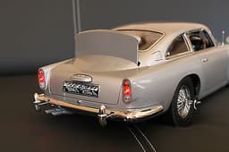 1/8 Aston Martin DB5 James Bond 007