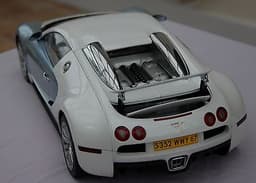 Autoart 1/12 BUGATTI VEYRON 16.4 seriel number 0572 Blue and White