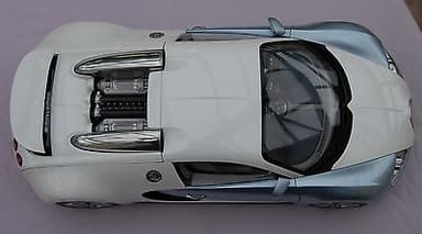 Autoart 1/12 BUGATTI VEYRON 16.4 seriel number 0572 Blue and White