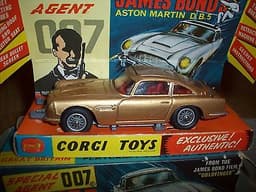 Corgi 261 007 James Bond Aston Martin DBS vintage 50 years old complete original