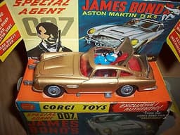 Corgi 261 007 James Bond Aston Martin DBS vintage 50 years old complete original
