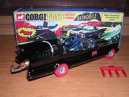CORGI 267 \'RED WHEEL\' WHIZZWHEELS BATMOBILE & BOX - MAGNIFICENT!