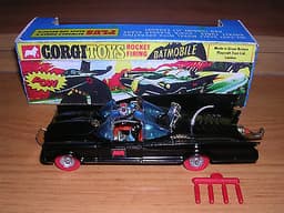 CORGI 267 \'RED WHEEL\' WHIZZWHEELS BATMOBILE & BOX - MAGNIFICENT!