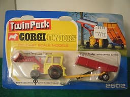 Corgi Junior No: 2502 "Massey Ferguson Tractor & Trailer Set" - (UNOPENED)