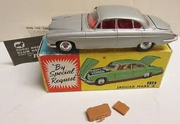 Corgi Toys, 238 Jaguar Mk 10 (3)