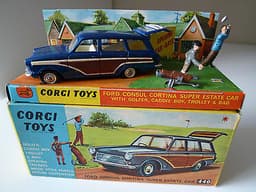 CORGI TOYS 440 FORD CONSUL CORTINA SUPER ESTATE CAR & FIGURES MINT BOXED c.1966