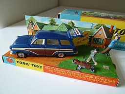 CORGI TOYS 440 FORD CONSUL CORTINA SUPER ESTATE CAR & FIGURES MINT BOXED c.1966
