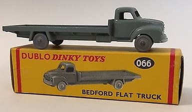 DINKY DUBLO 066 BEDFORD FLAT TRUCK IN GREY. NEAR MINT IN BOX