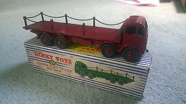 DINKY TOYS 905 FODEN FLAT TRUCK WITH CHAINS MAROON ORIGINAL BOXED