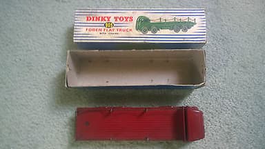 DINKY TOYS 905 FODEN FLAT TRUCK WITH CHAINS MAROON ORIGINAL BOXED