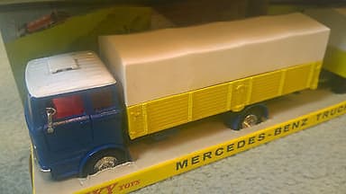 DINKY TOYS 917 MERCEDES BENZ TRUCK AND TRAILER MIB ORIGINAL BOXED