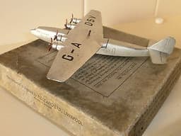 DINKY TOYS. ENSIGN CLASS AIR LINER & BOX. 62P. PRE-WAR. ORIGINAL