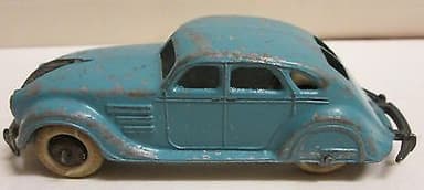 Dinky Toys, pre-war 30a Chrysler \'Airflow\' Saloon (6)