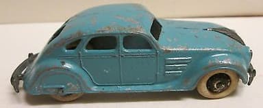 Dinky Toys, pre-war 30a Chrysler \'Airflow\' Saloon (6)