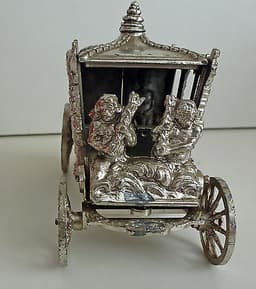 Lesney Large Scale Coronation Coach with Queen Figure SILVER