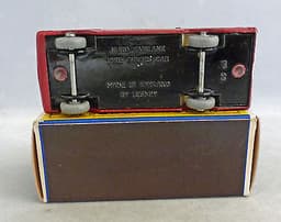 Lesney Matchbox Toys MB59b Ford Fairlane Fire Chief Car GREY WHEELS