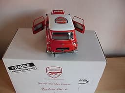 MEGA RARE " THE ARSENAL MINI COOPER" BY KYOSHO FOR DANBURY MINT 1/18 MIB