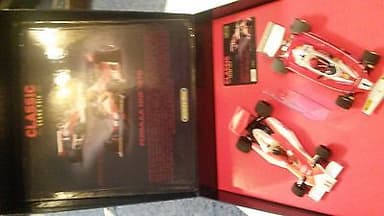 Scalextric Classic Collection McLaren M23 James Hunt & Ferrari 312T2 Niki Lauda