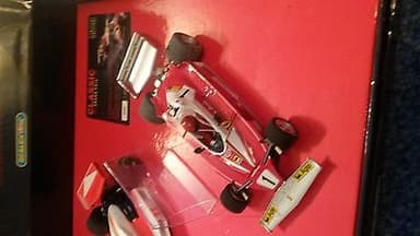 Scalextric Classic Collection McLaren M23 James Hunt & Ferrari 312T2 Niki Lauda